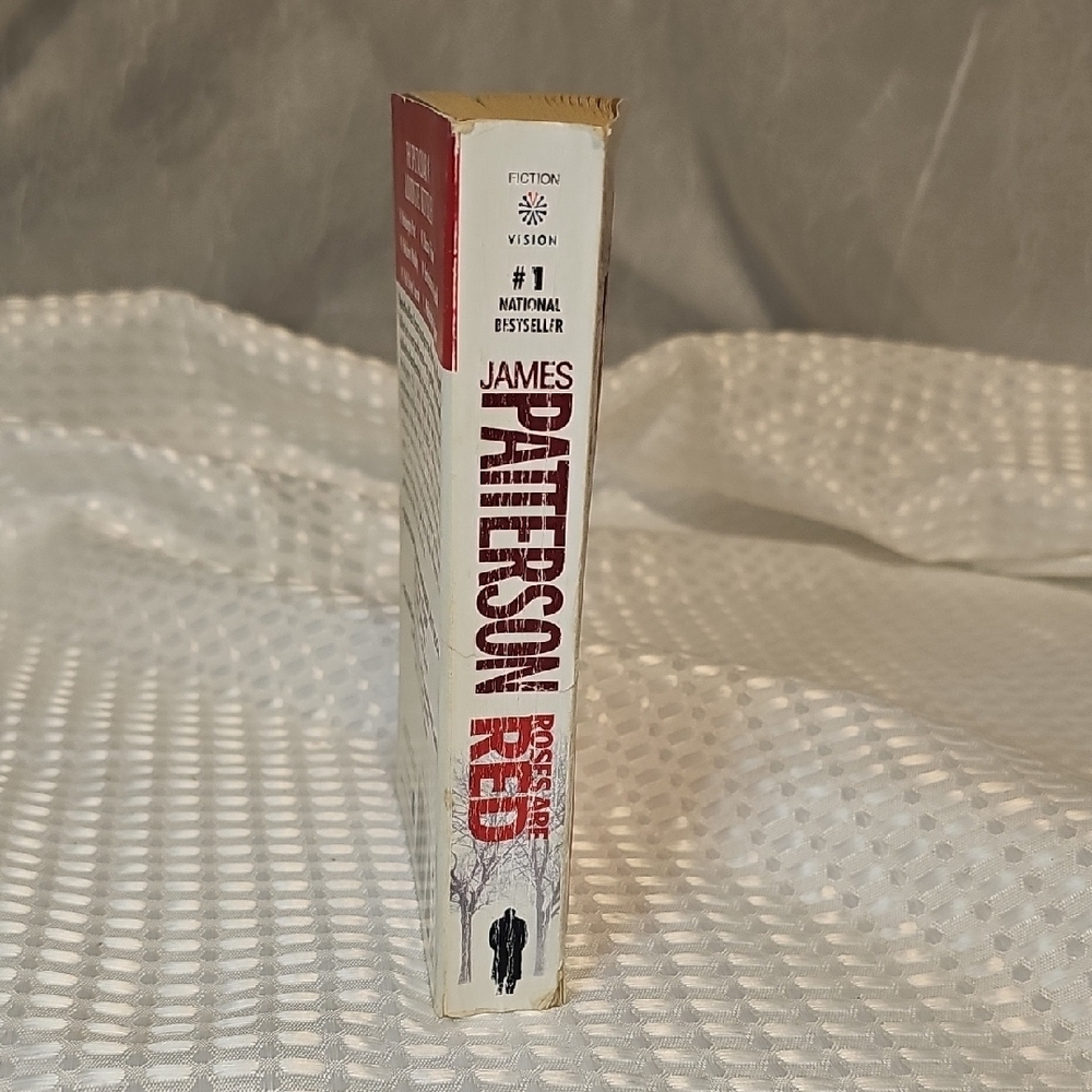 James Patterson 'Roses Are Red' Book - White and Red Cover - Picture 2 of 4